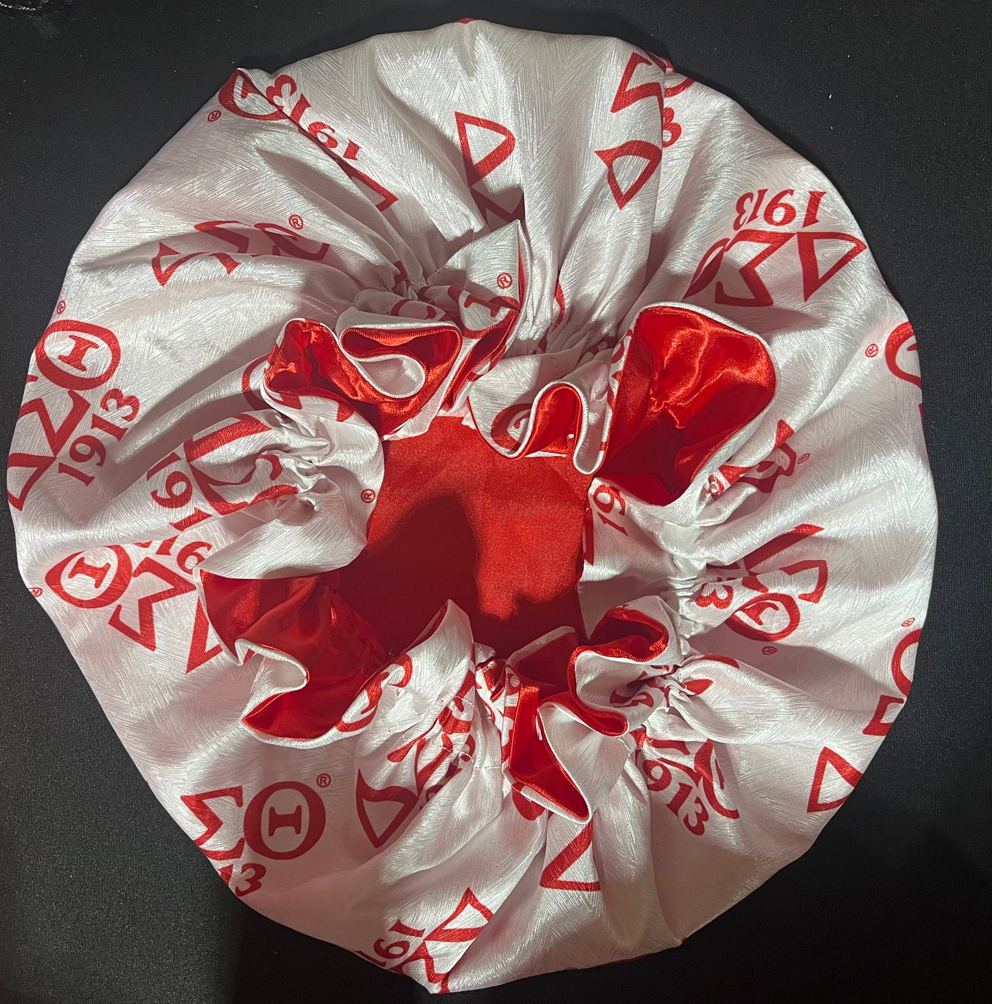 Satin DST reversible bonnet