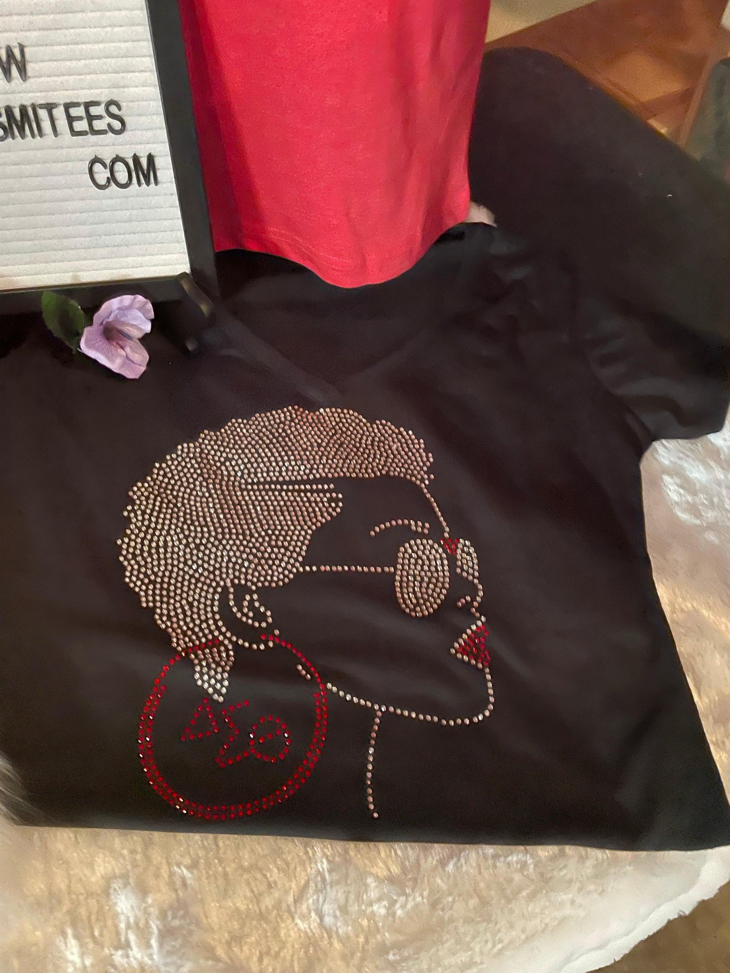 ΔΣΘ Blinged v neck tee - shopsmitees