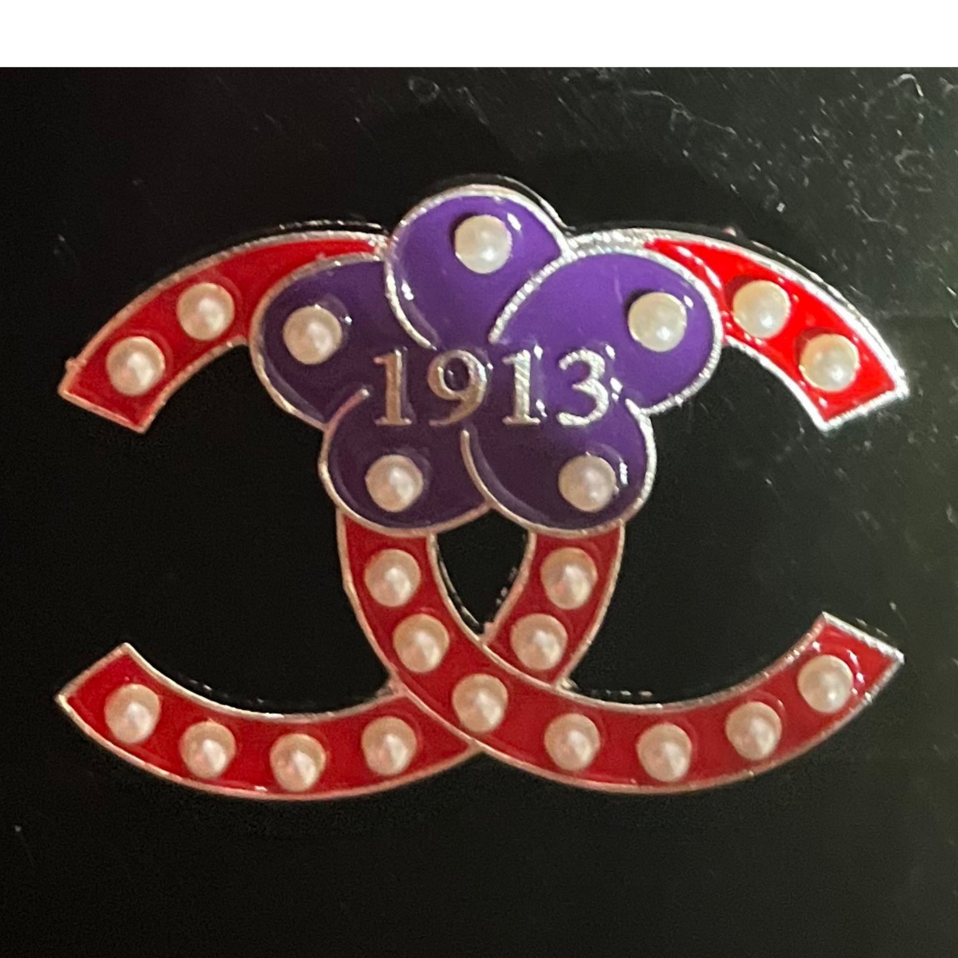 Crimson and Cream 1913 pearl lapel pin w/ African violet Delta Sigma Theta