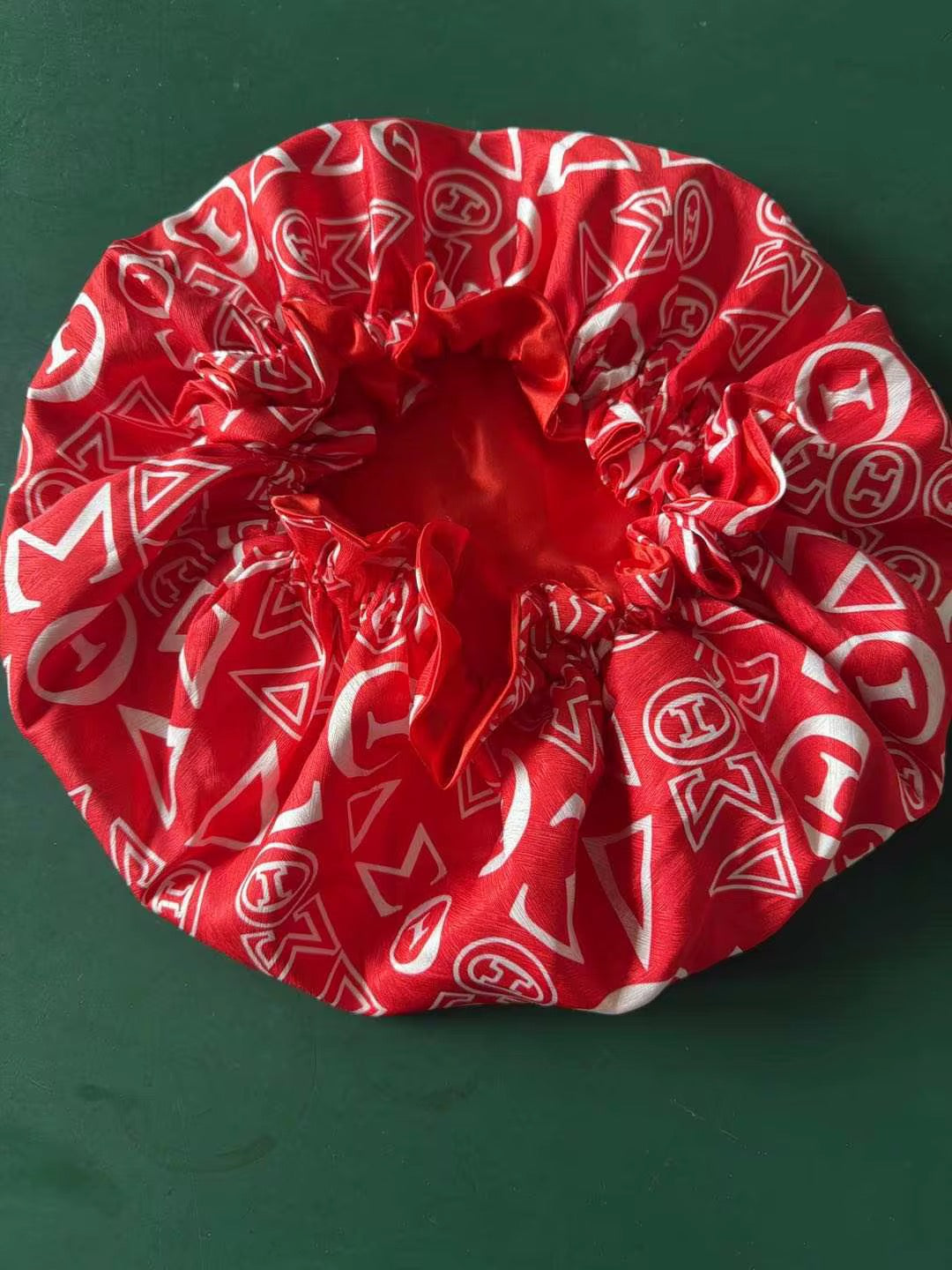 Satin DST reversible bonnet